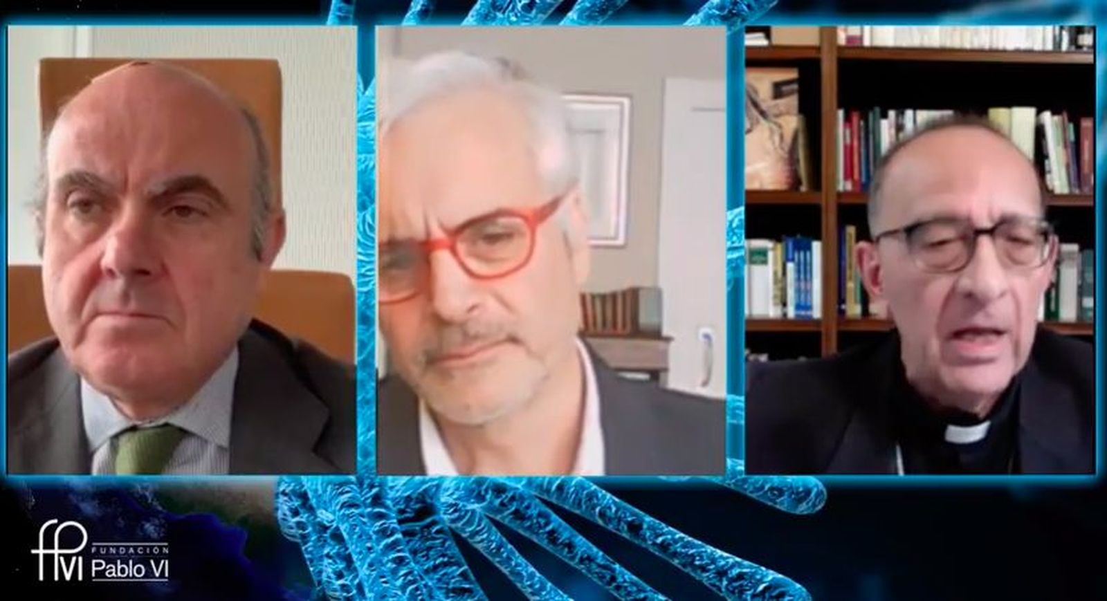 Los dos ponentes y el moderador, Fernando de Haro