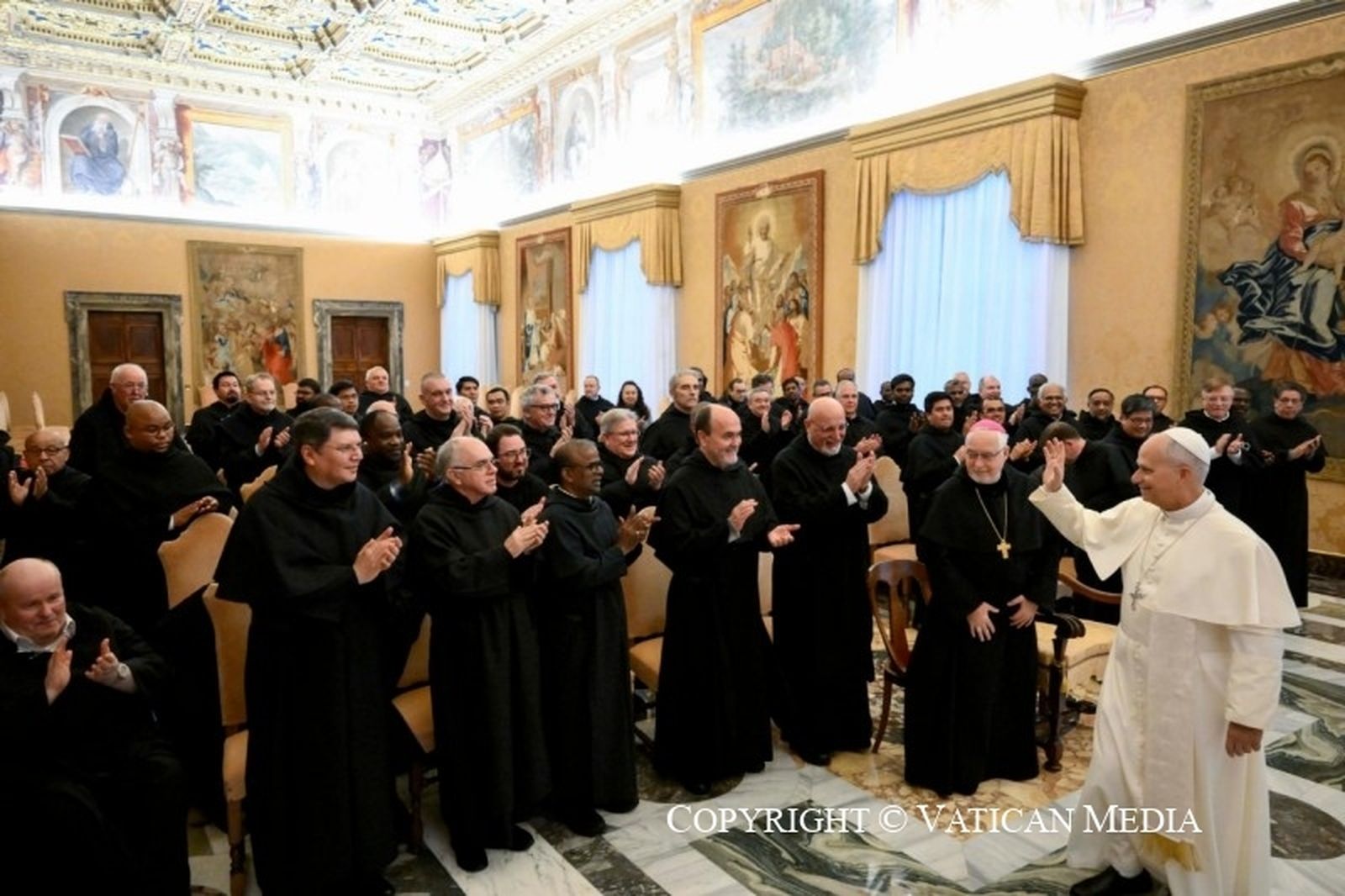 El Papa, con los siervos de María