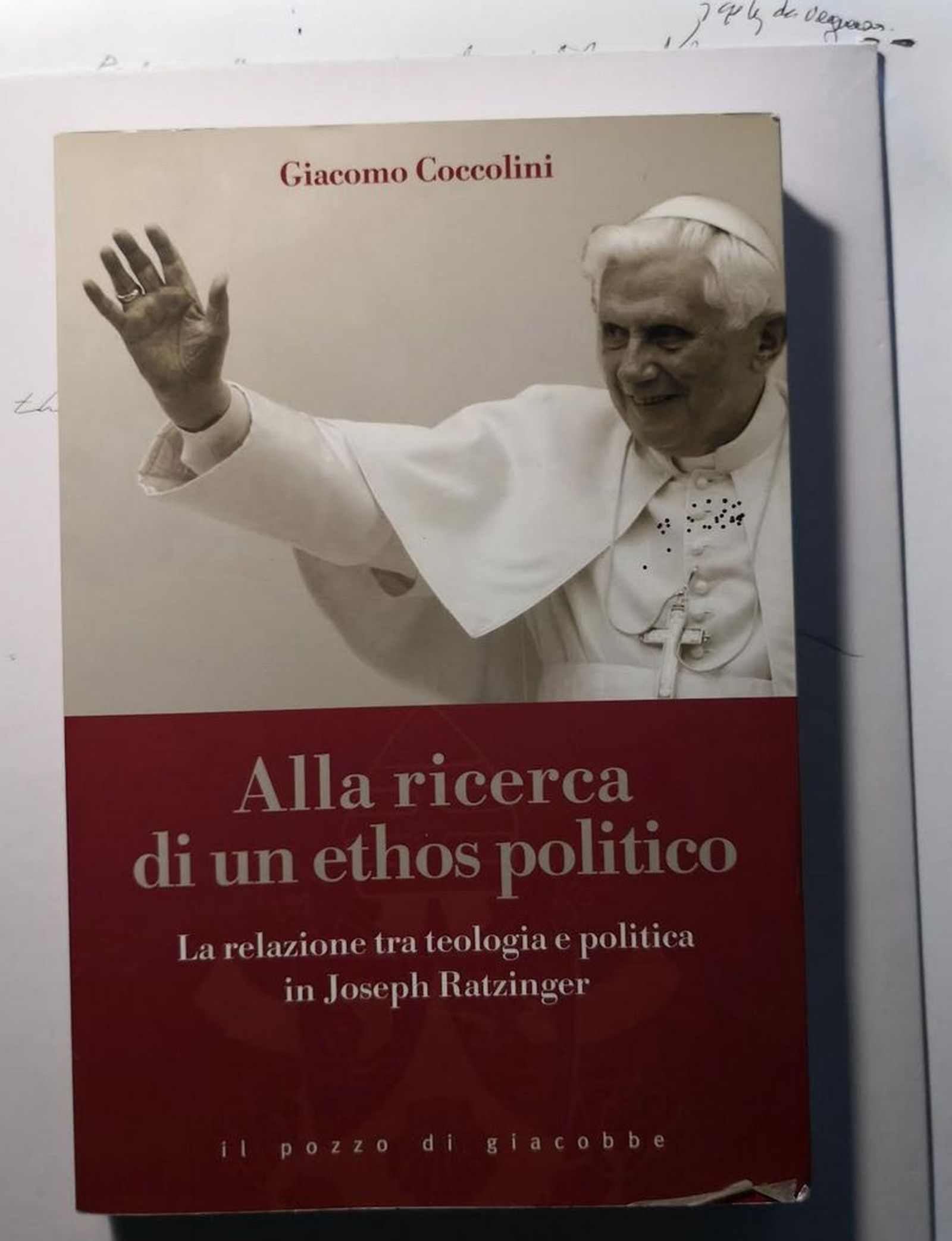 Libro sobre Ratzinger