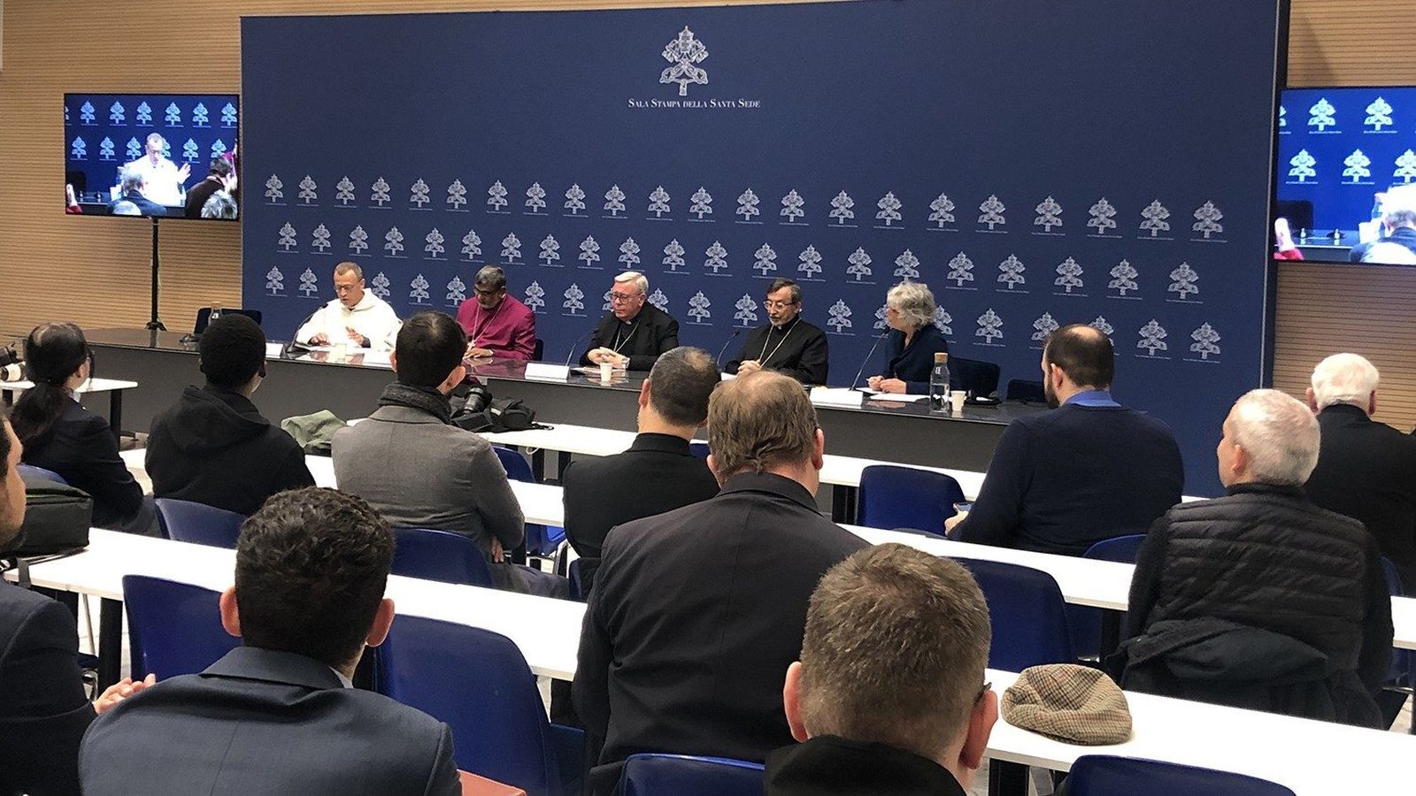 Francisco llamó a un retiro para los obispos que participen del Sínodo de octubre