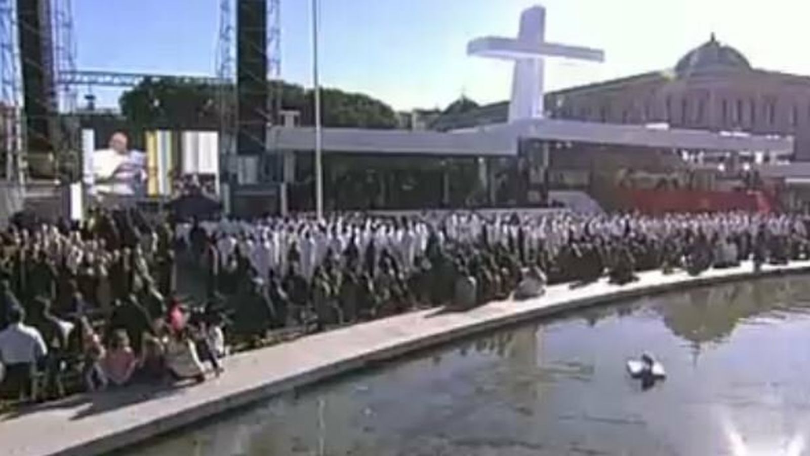 Angelus del Papa desde la plaza de Colón