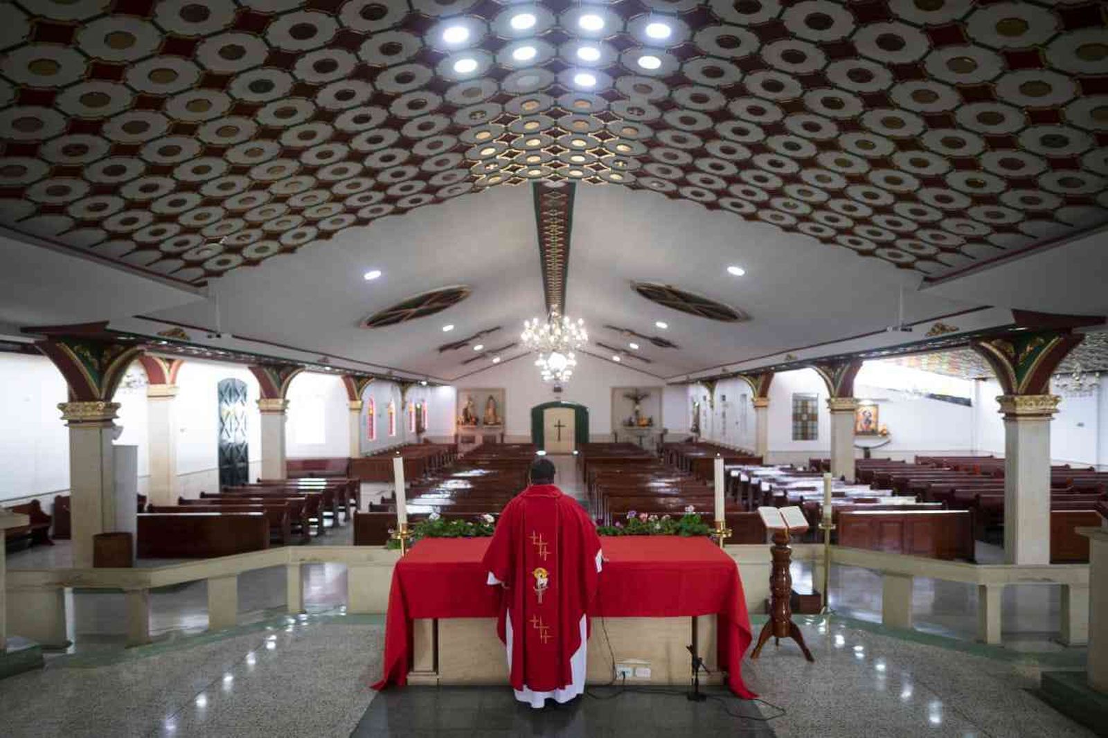 Que no abran las iglesias hasta que aprendamos algo de esta pandemia