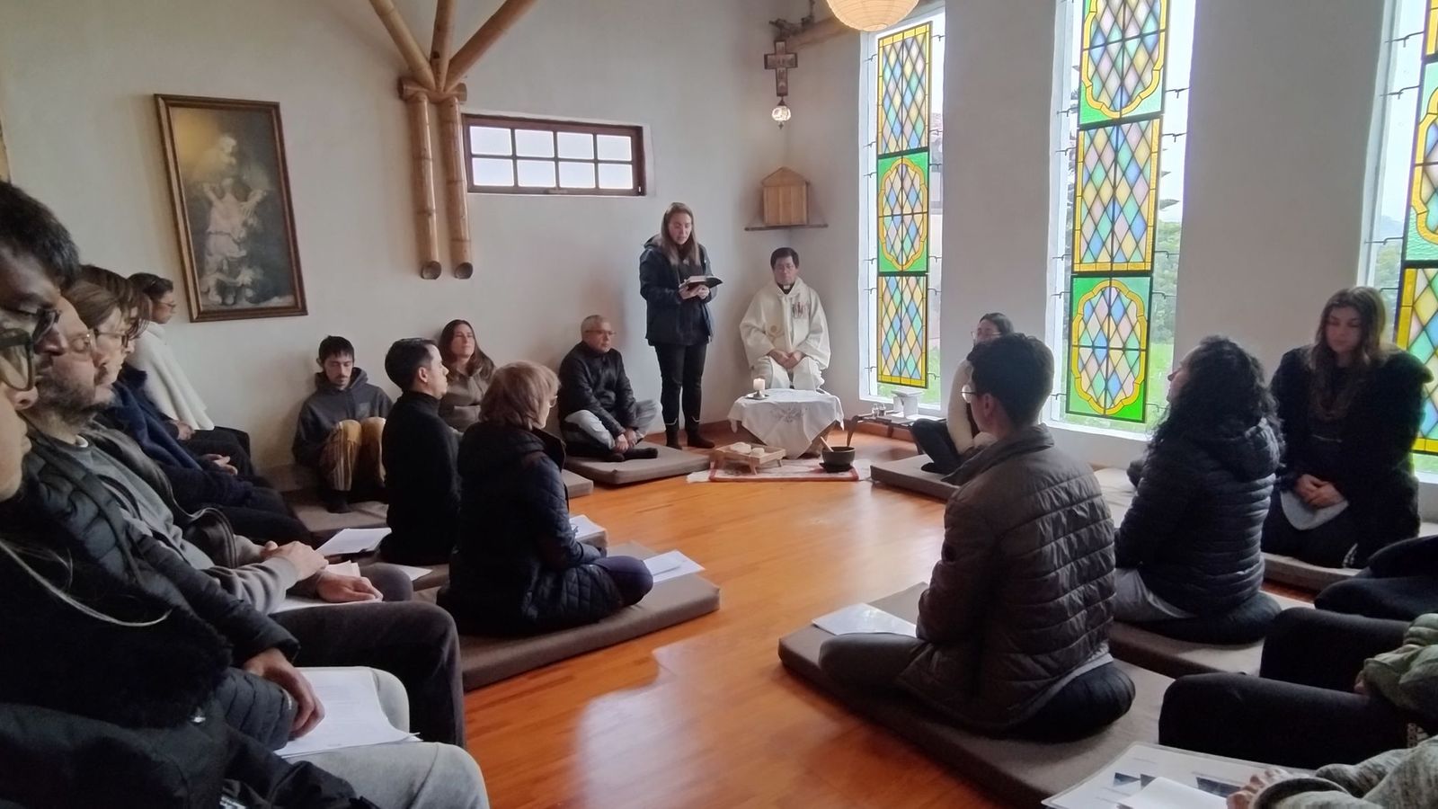 Monjes urbanos en Eucaristía