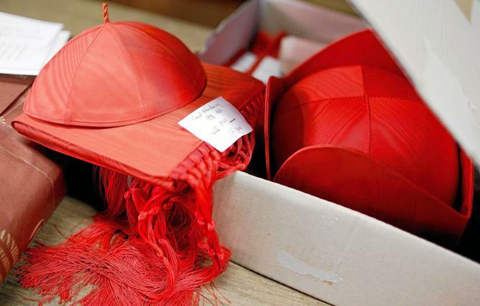 Birrete cardenalicio