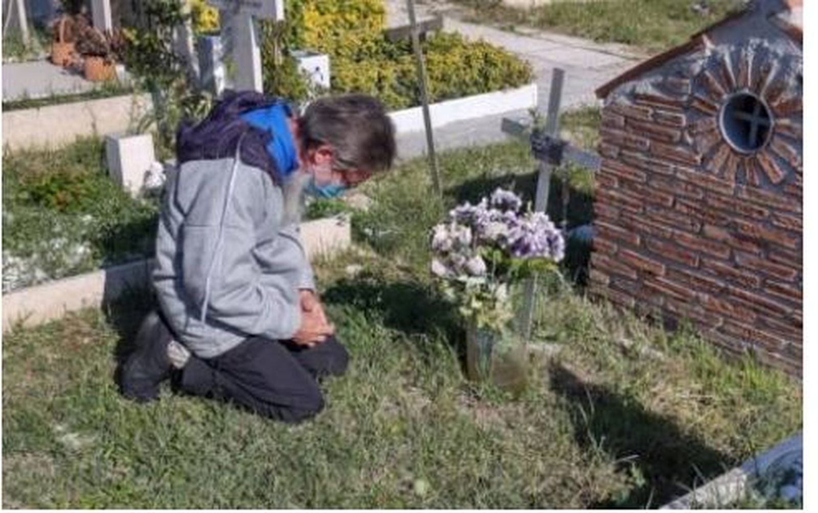 Padre Maccalli, , en el cementerio de su pueblo