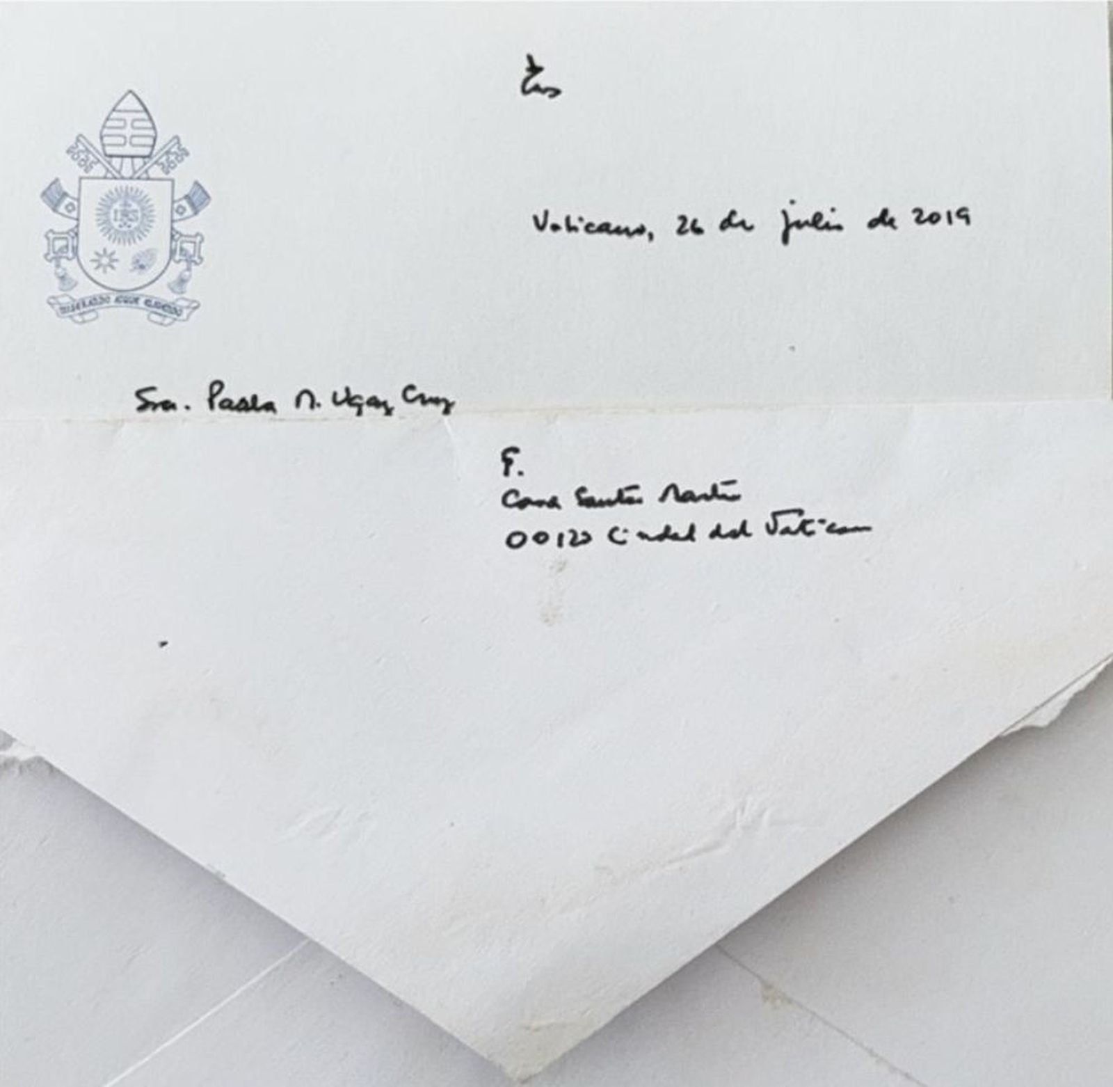 Sobre de la carta del Papa a Paola