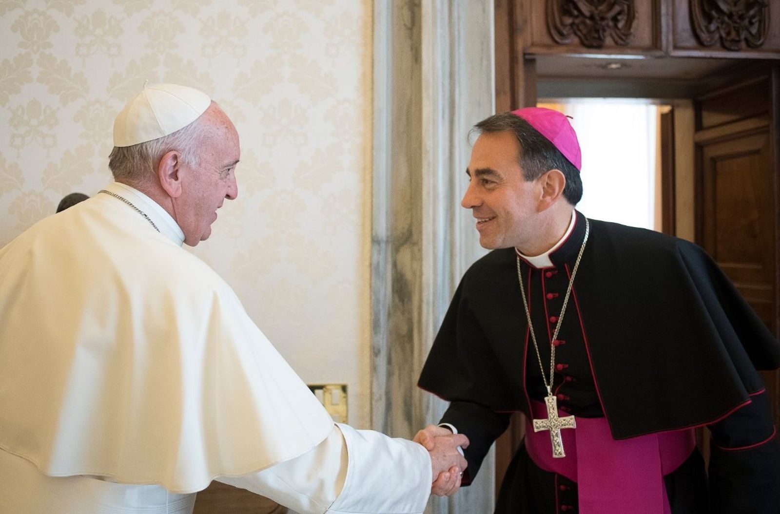 Papa Francisco con Mons Ettore Balestrero