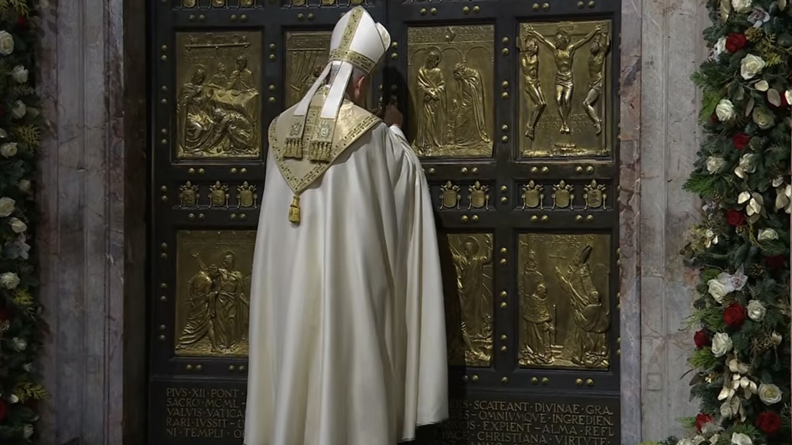 León XIV clausura la puerta que atravesaron 34 millones de peregrinos