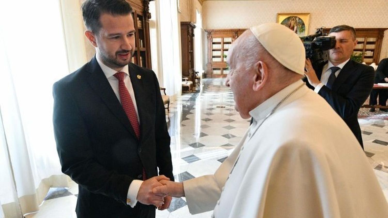 Francisco recibe a Jakov Milatović