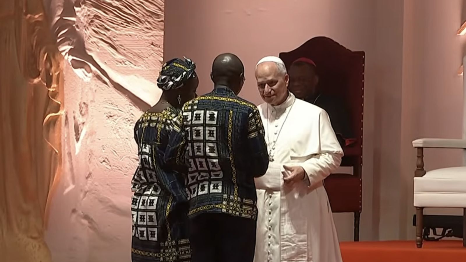 Un joven matrimonio con el Papa