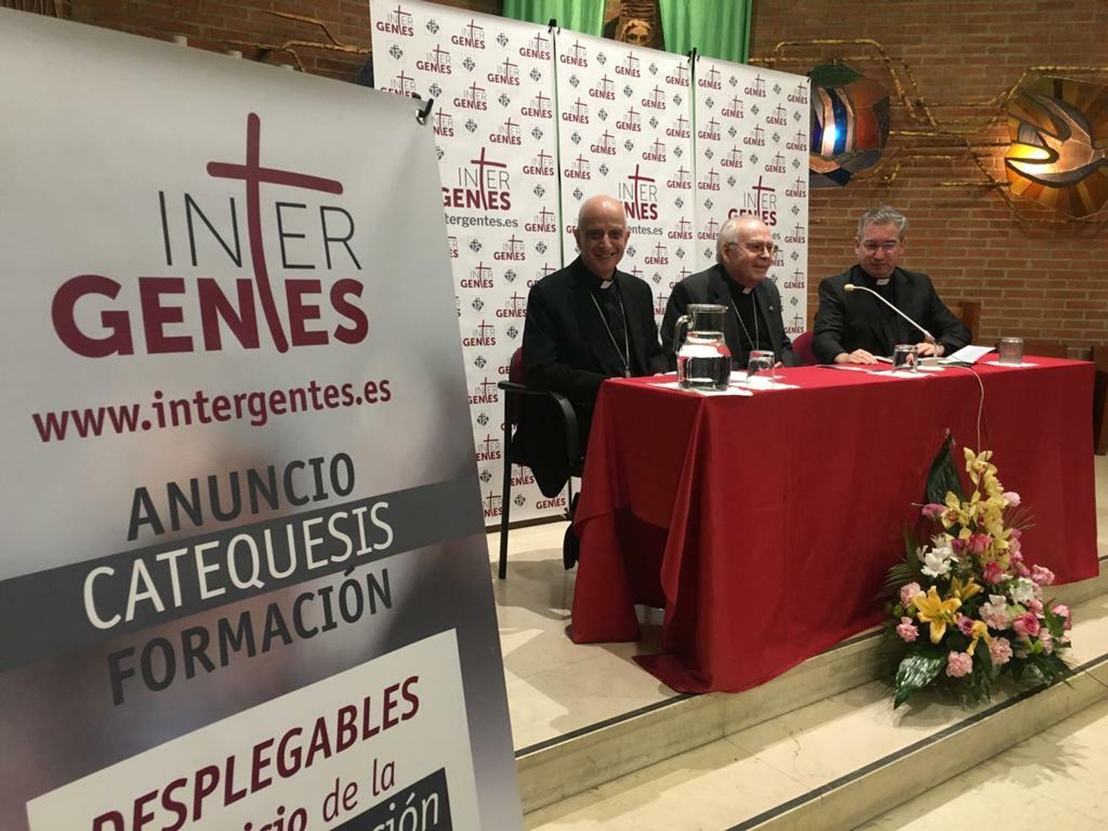 Rino Fisichella: "El pueblo se evangeliza continuamente a sí mismo"