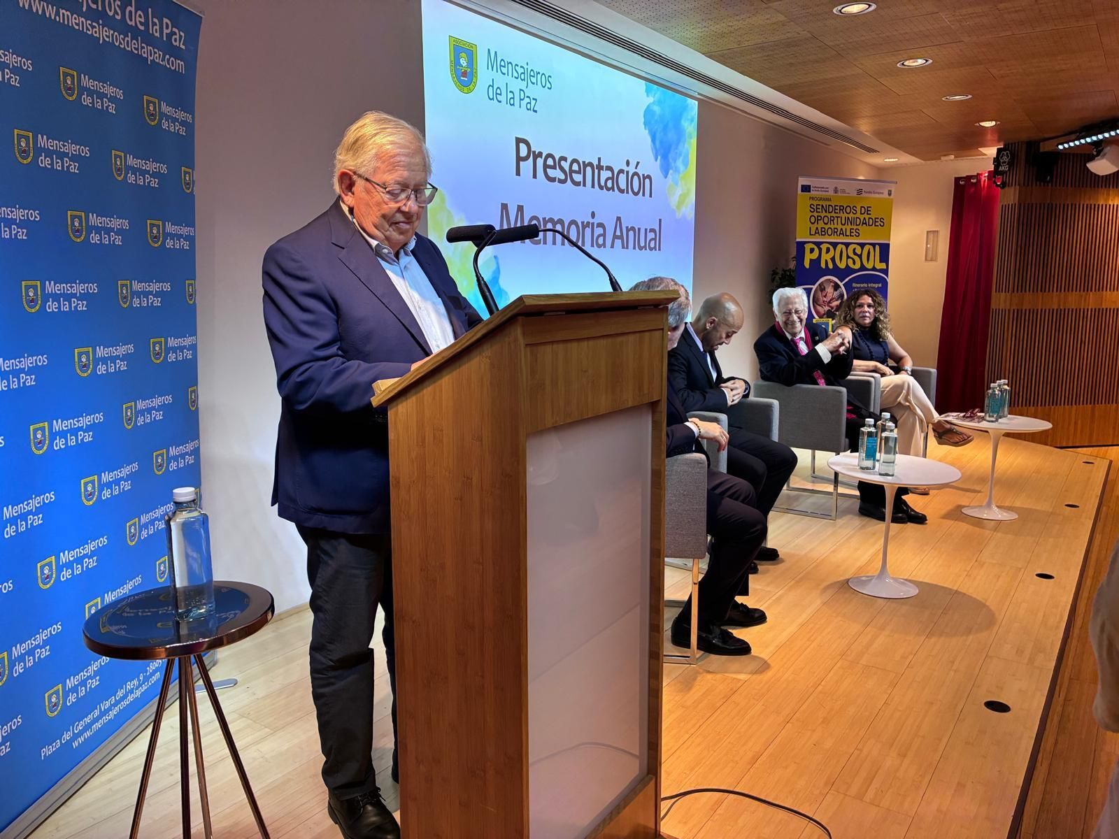 Fernando Jaúregui presentó el acto