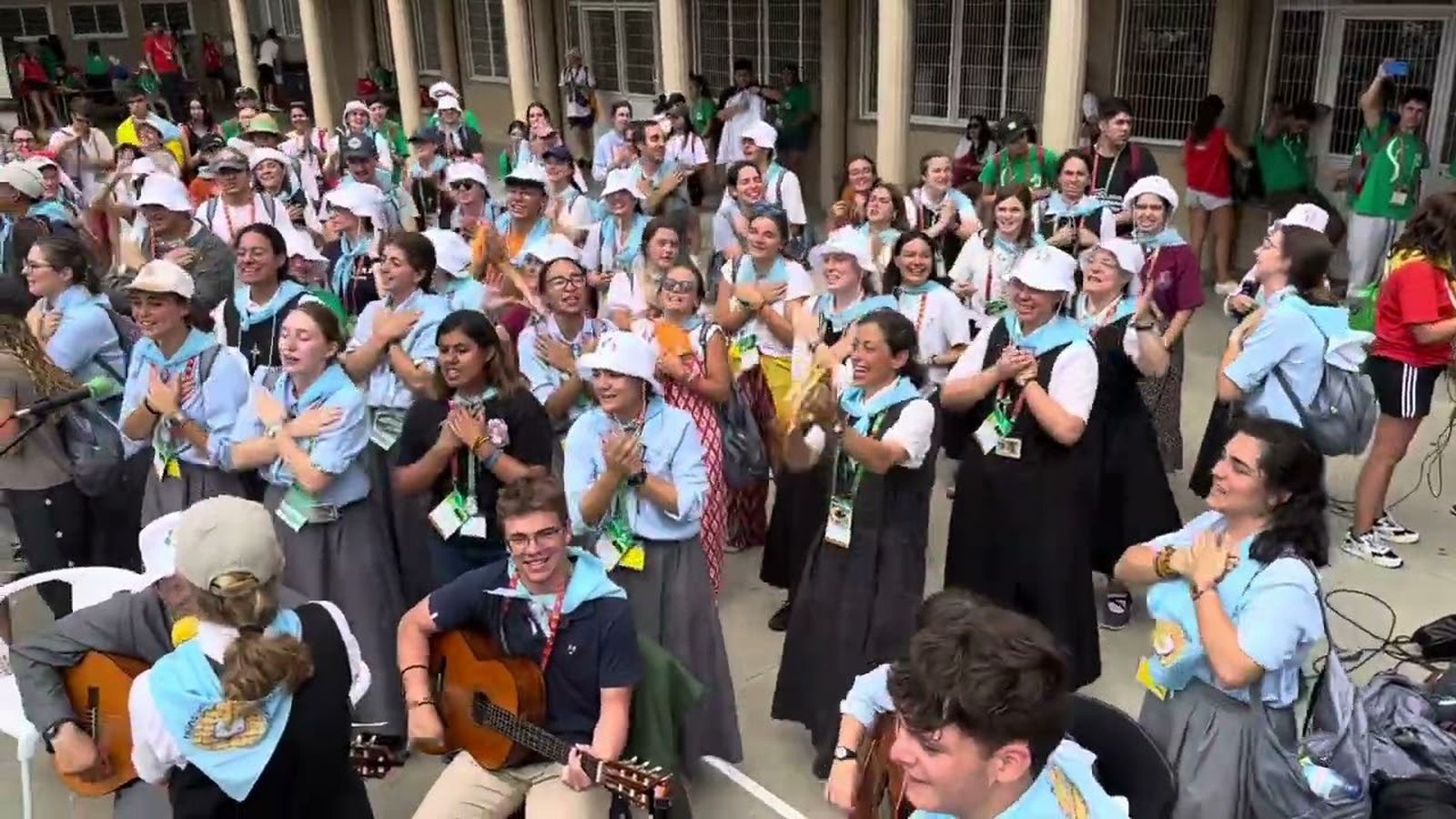 Ni monjas ni religiosas: el primer gran 'engaño' de las Hijas del Amor Misericordioso