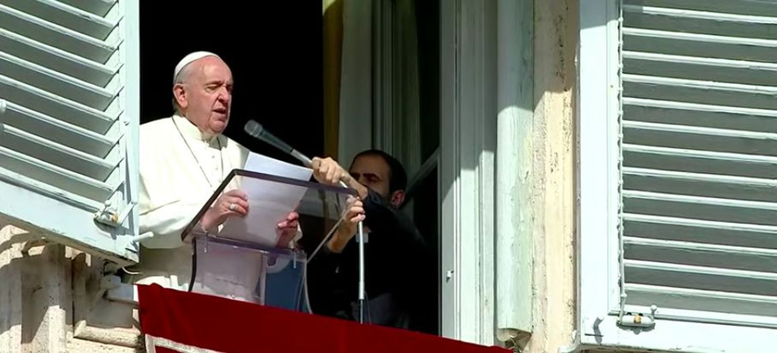 Francisco, rotundo en el Angelus: "Tened cuidado con los hipócritas"