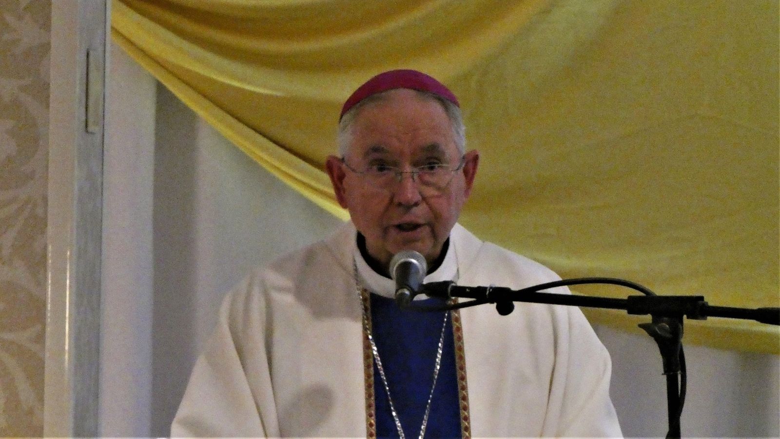 Mons. José Gómez