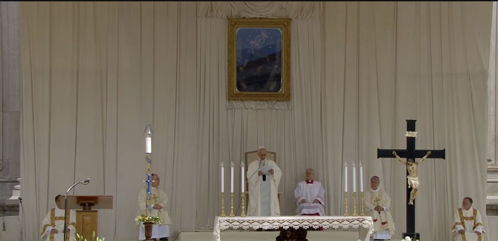 El Papa, en el altar de Pompeya