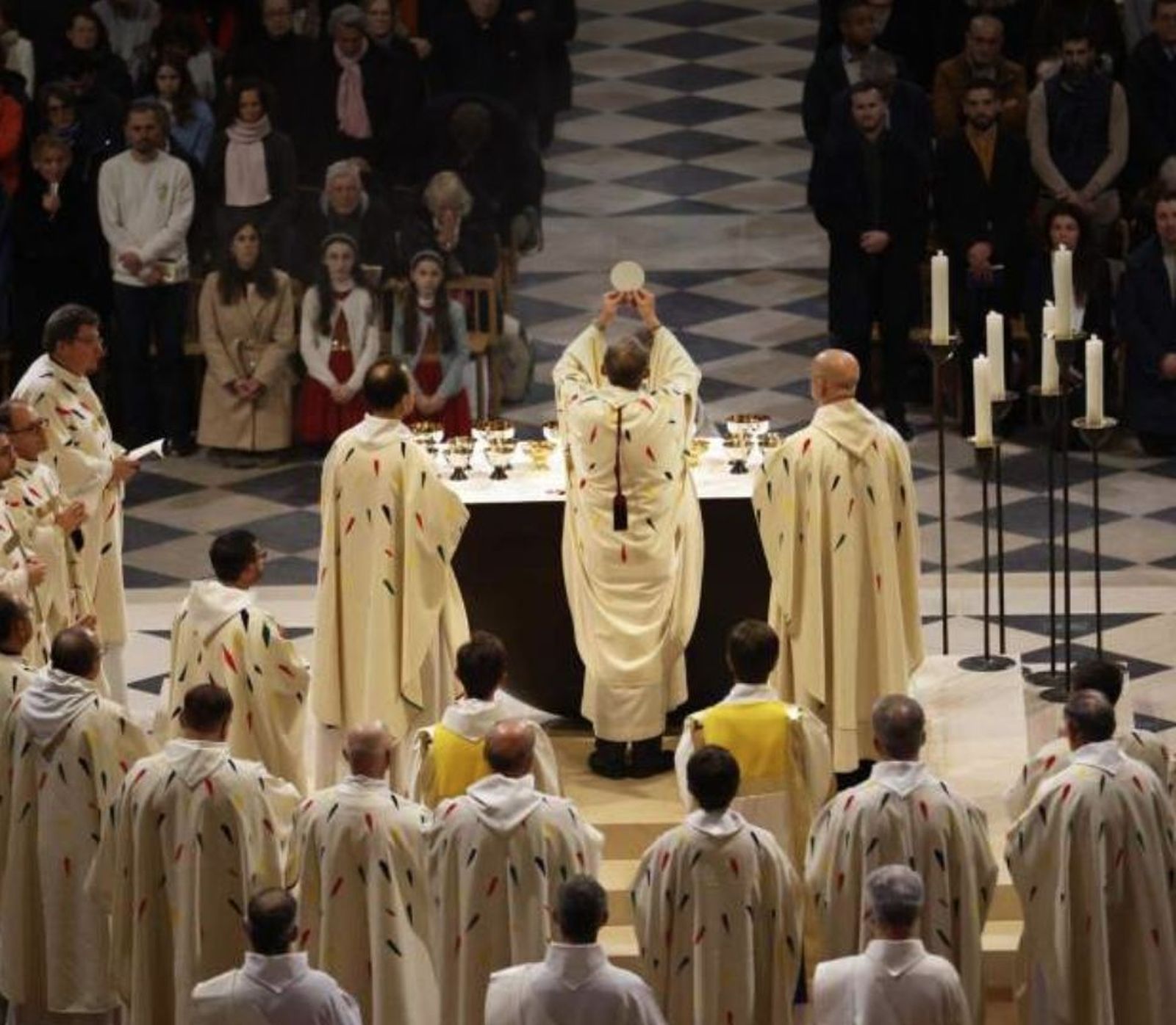 Inauguración de Notre Dame