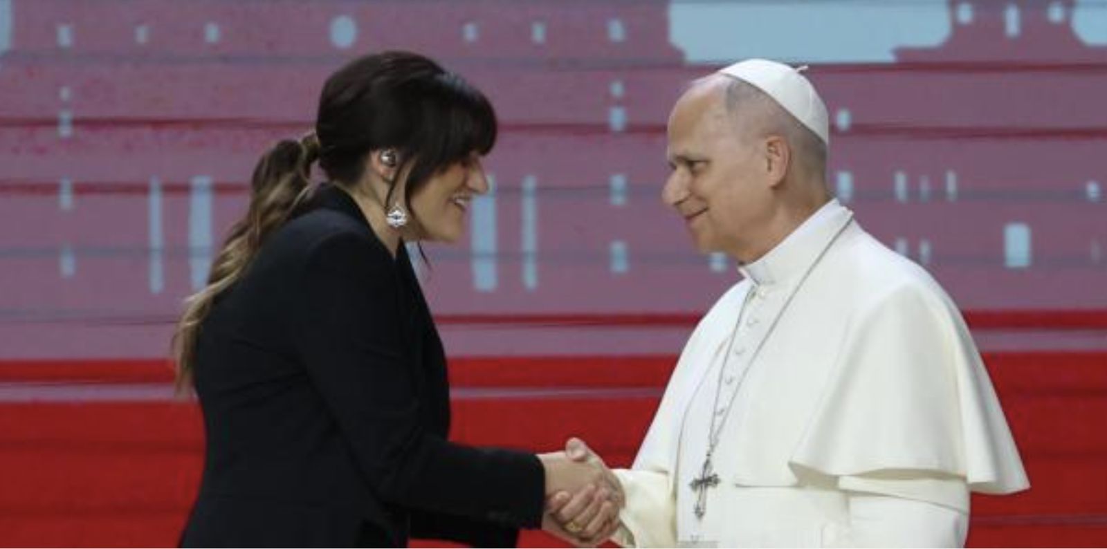 CEl Papa saluda a Rozalén