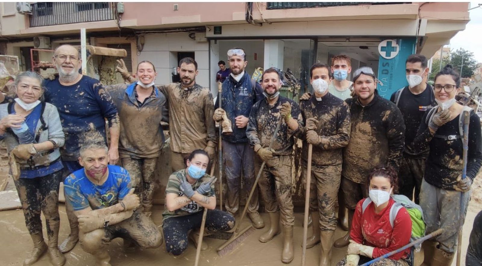 Fieles de Castellón trabajando