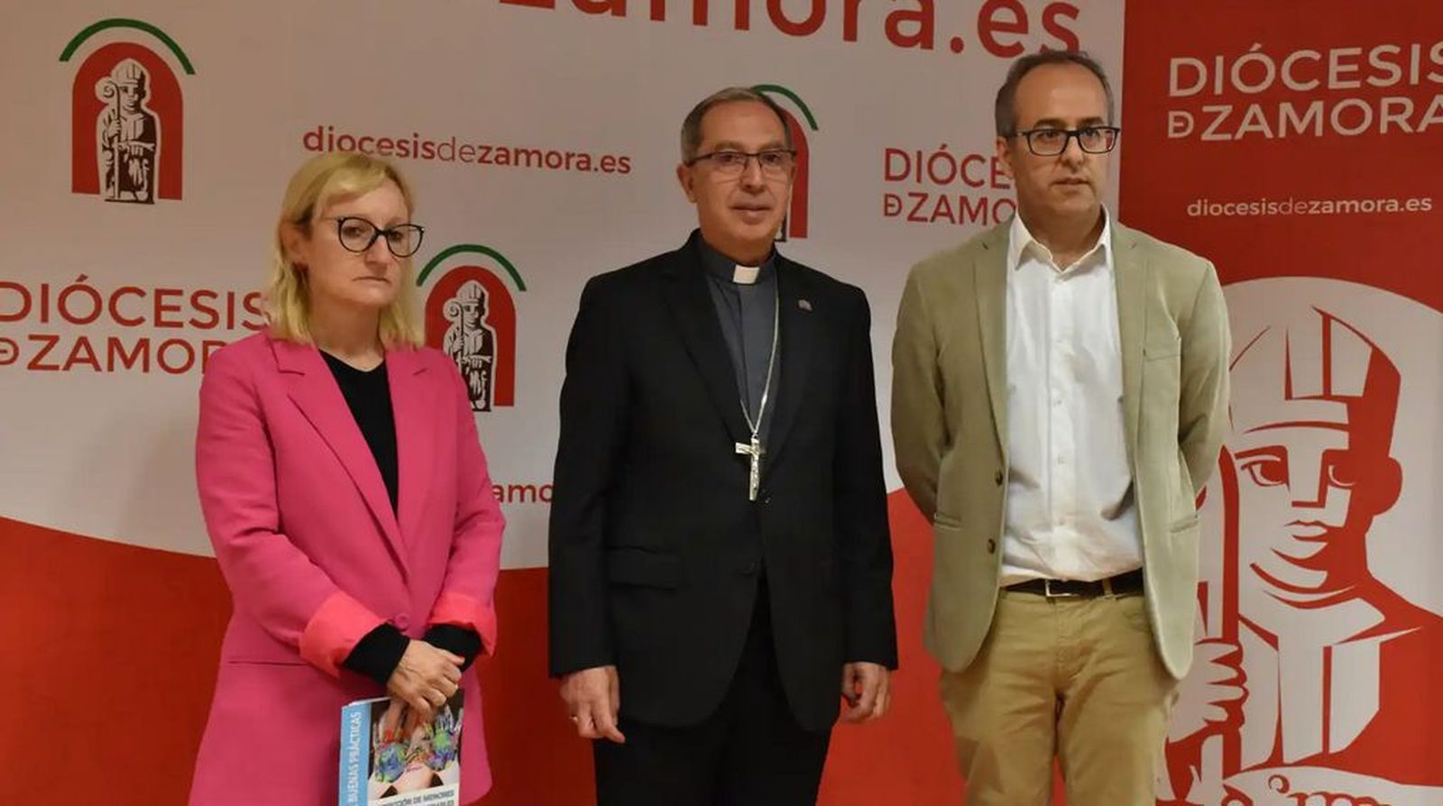 El obispo de Zamora, Fernando Valera Sánchez, la delegada episcopal de Protección del Menor, María Jesús Sánchez Sanz; y el director de Comunicación de la diócesis de Zamora, Juan Carlos Lópe
