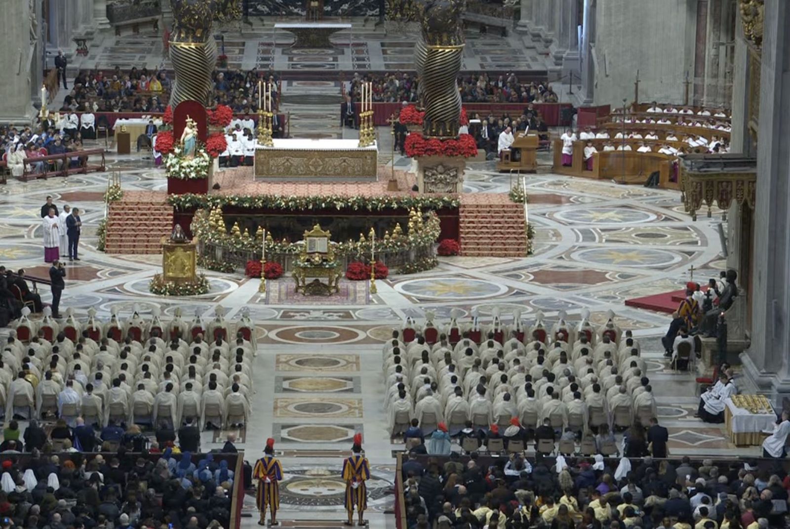 La basílica de san Pedro en la misa de la Epifanía del Señor
