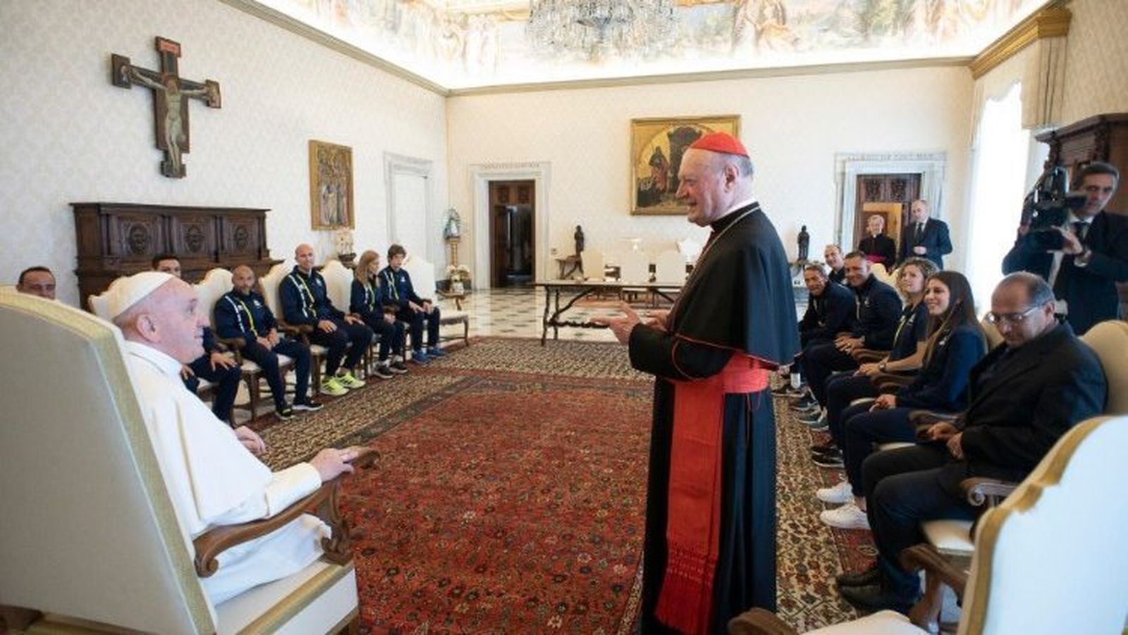 Francisco recibe en audiencia a la Athletica Vaticana