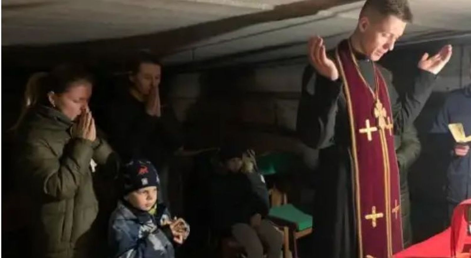 Sacerdotes en primera línea