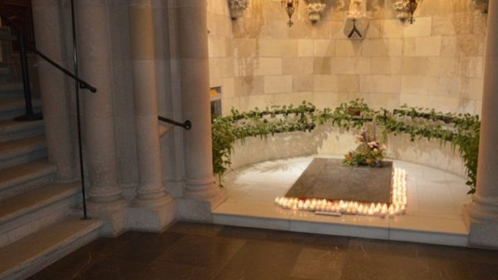 Sepulcro de Antomi Gaudí en la cripta de la Sagrada Familia.