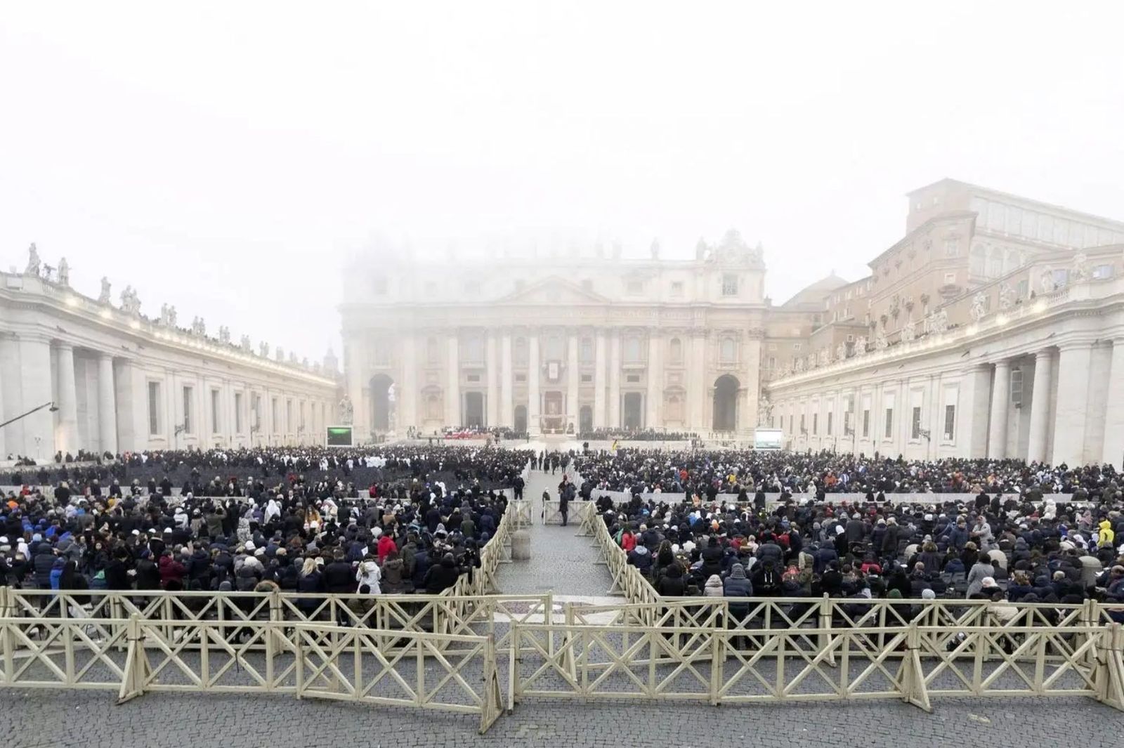 Plaza de San Pedro, esta mañana