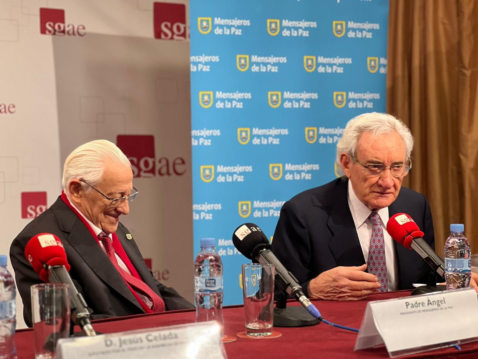 Luis del Olmo, y el padre Ángel García