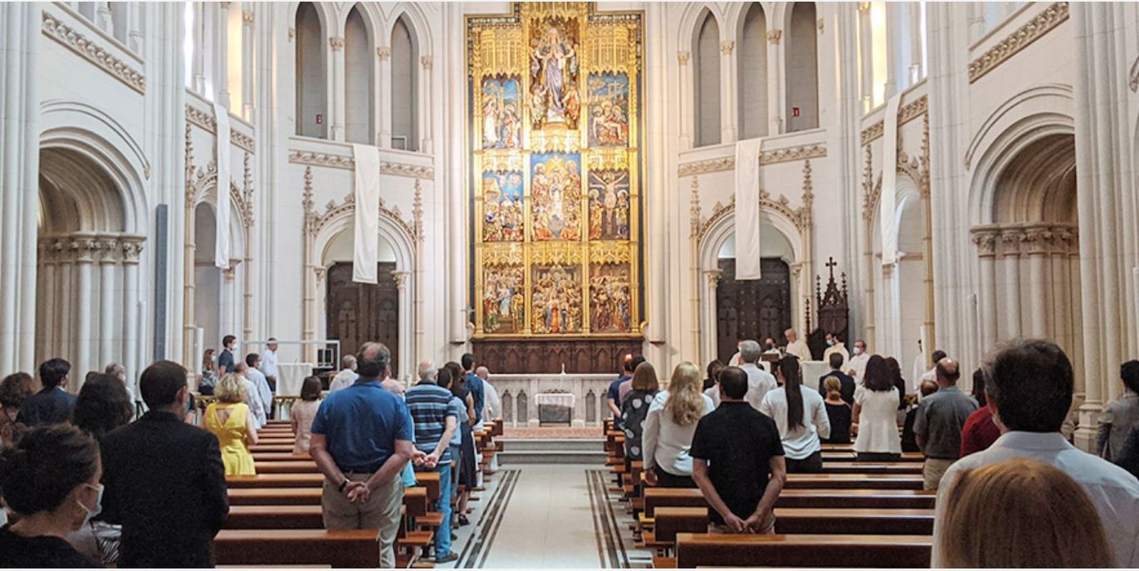 Funeral por las víctimas del Covid en Comillas