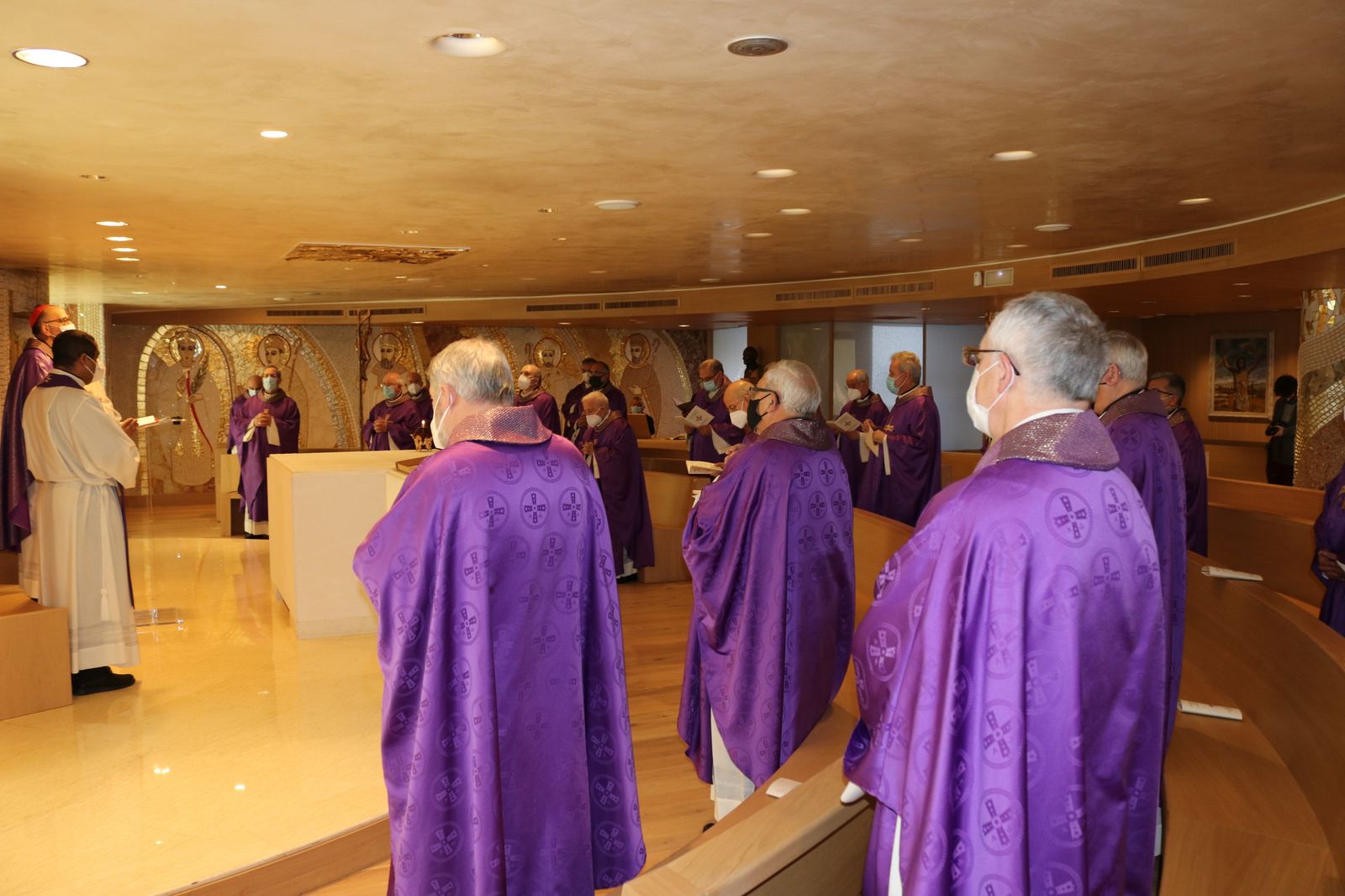 Misa por las víctimas de la pandemia en la CEE