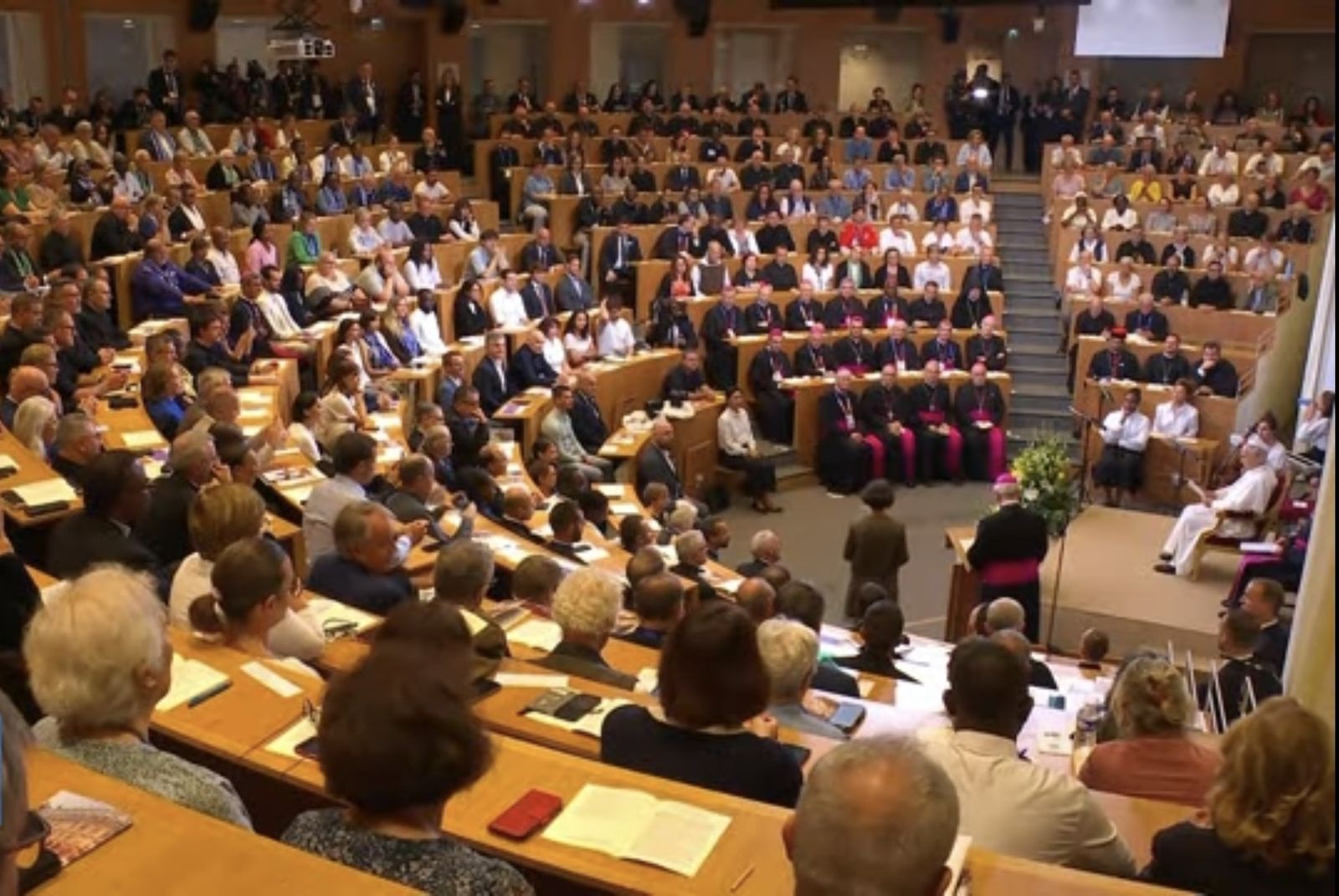 El Papa en el Instituto Católico de Paris