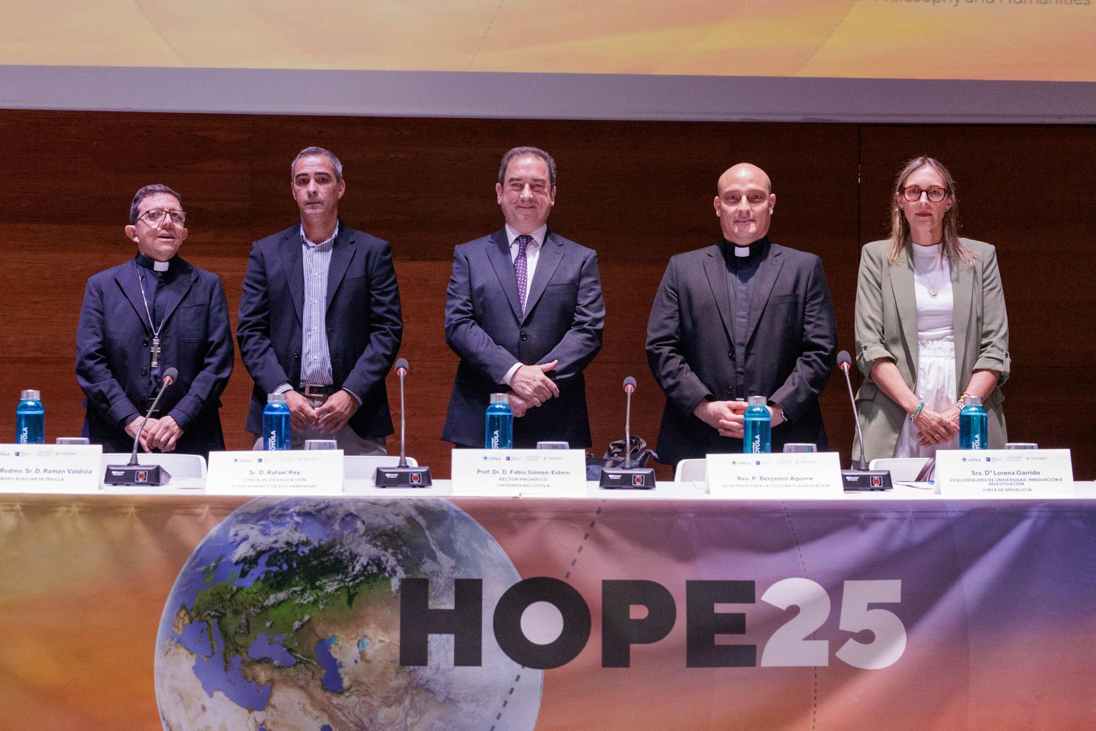 Inauguración (izq-derecha) Monseñor Ramón Valdivia, Rafael Rey, Fabio Gómez-Estern, Reverendo Padre Benjamín Aguirre, Lorena Garrido