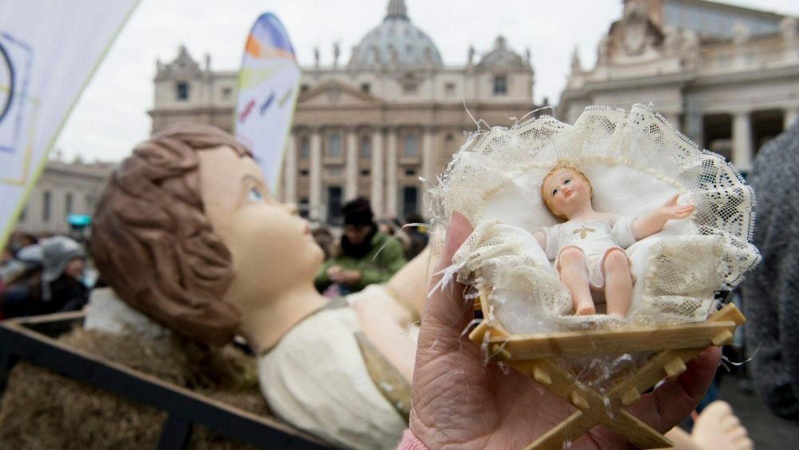 Varios niños Jesús en San Pedro