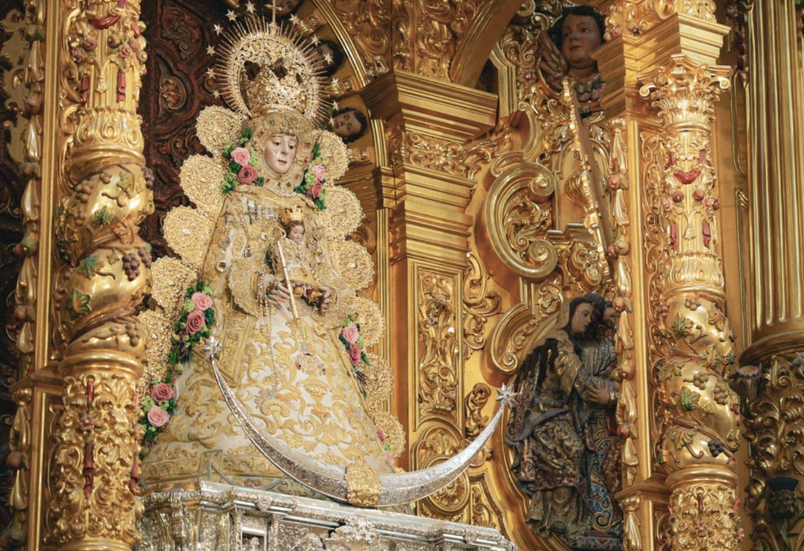 La Virgen del Rocío, en el santuario de Almonte
