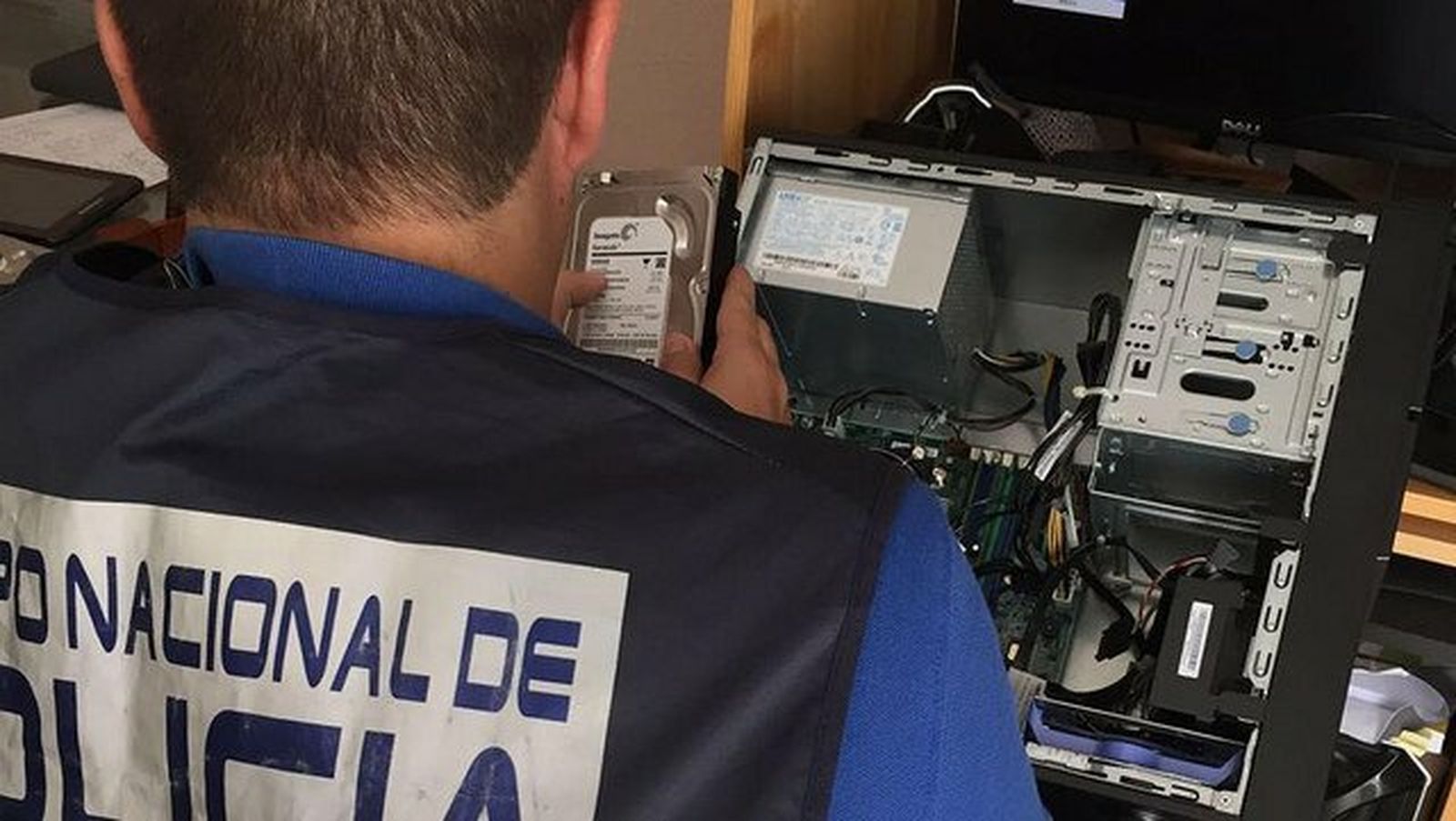 La policía detiene a un cura de Málaga por pornografía infantil