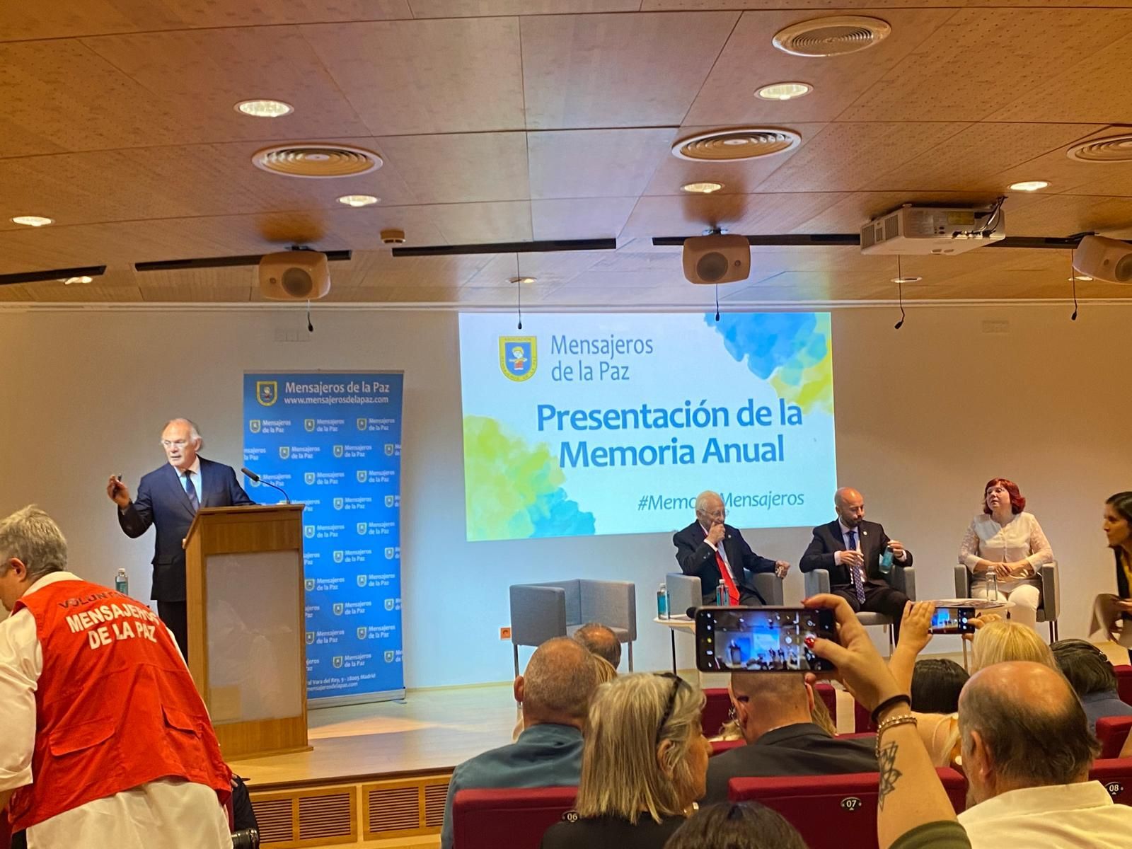 Memoria de Mensajeros de la Paz