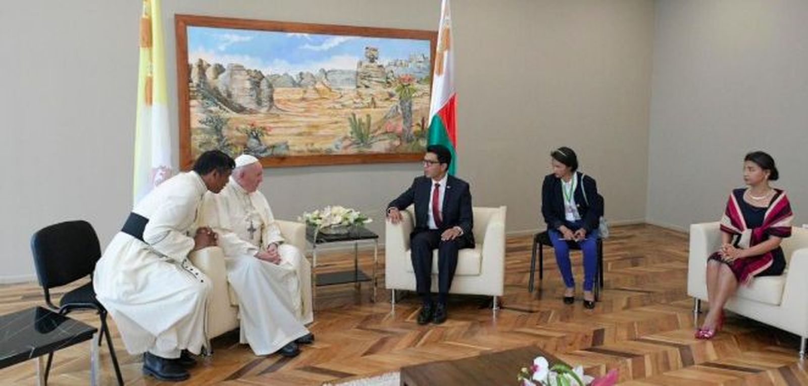 Francisco, con el presidente de Madagascar