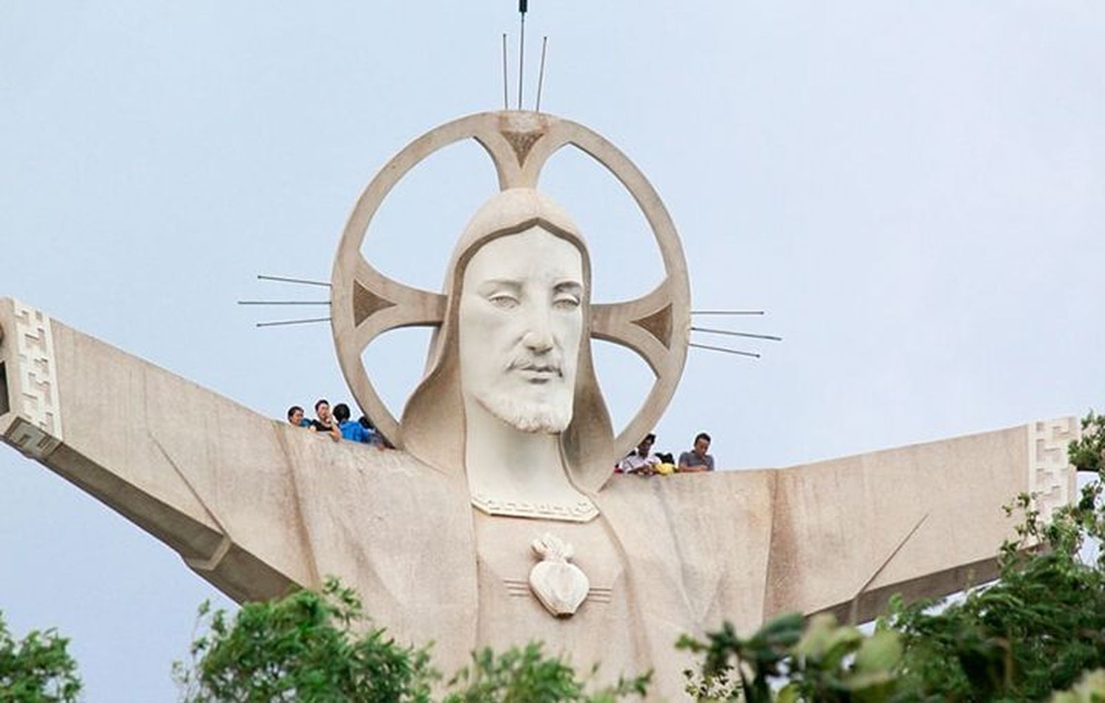 Mirador en los hombros del Cristo de Vung Tau, Vietnam