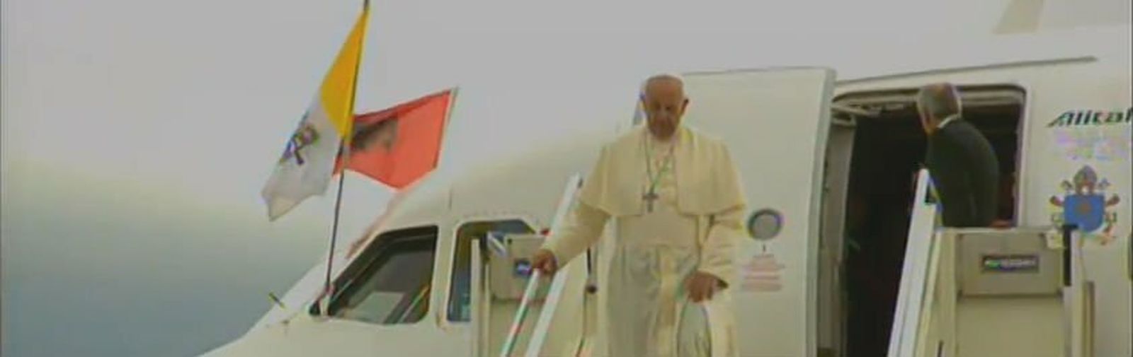 Francisco ya está en Albania