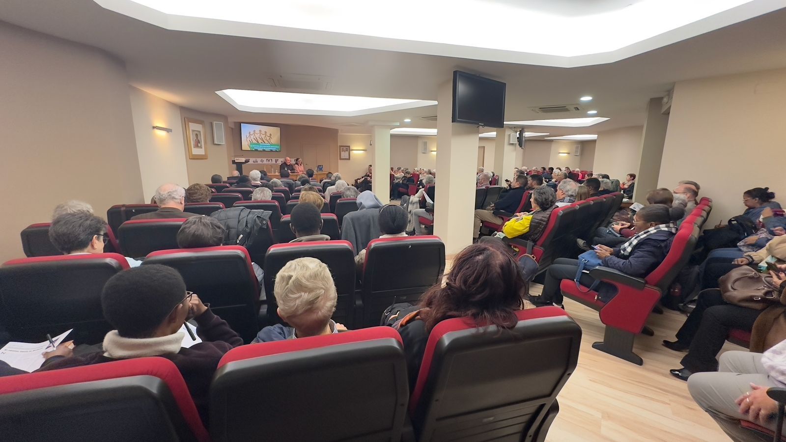 Asistentes a la conferencia de Liliana Franco