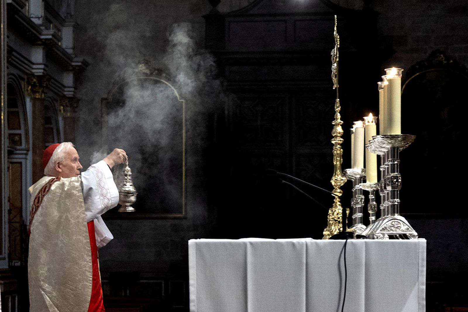 El cardenal Cañizares durante una celebración a puerta cerrada