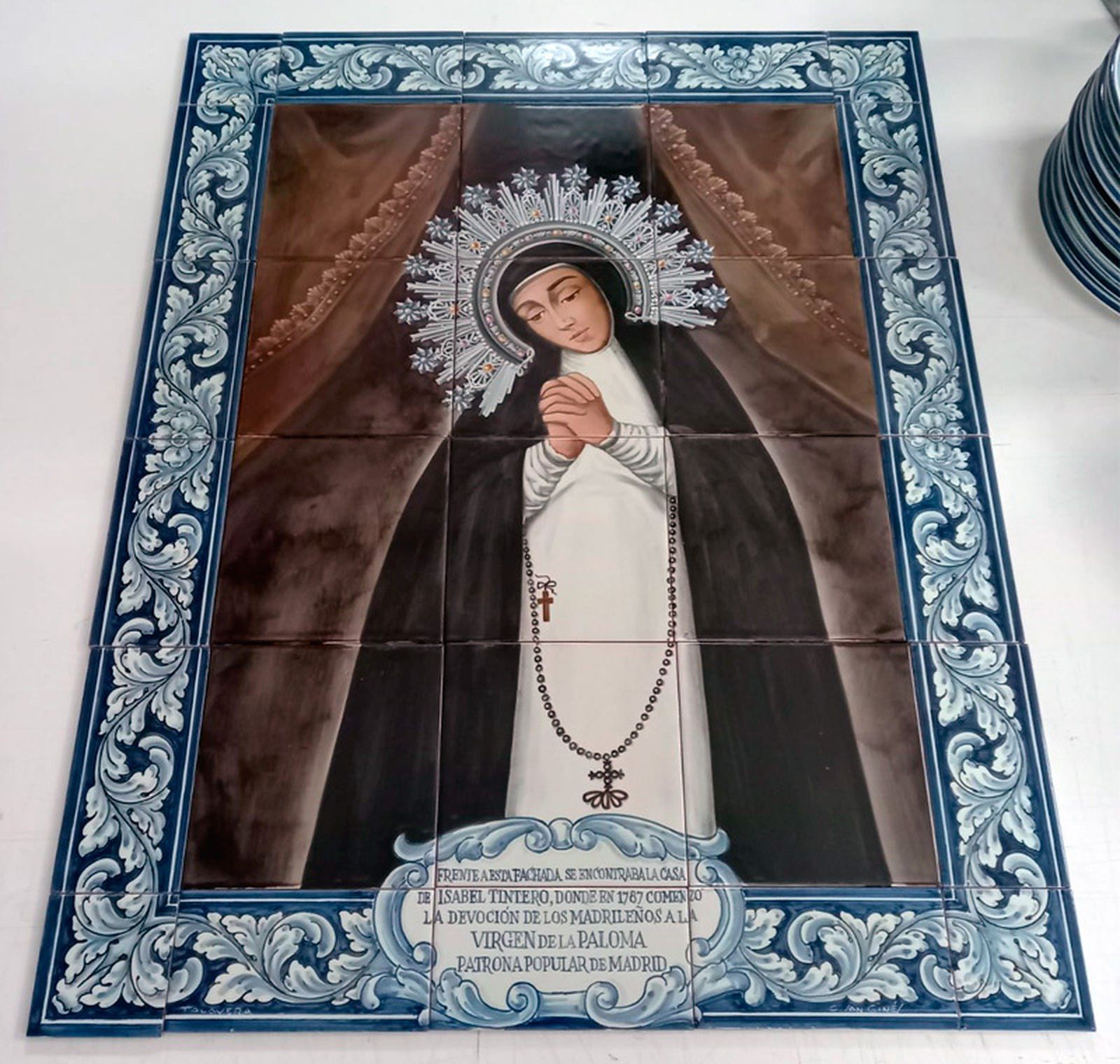 La Virgen de la Paloma vuelve a la calle, cuatro meses después de la explosión