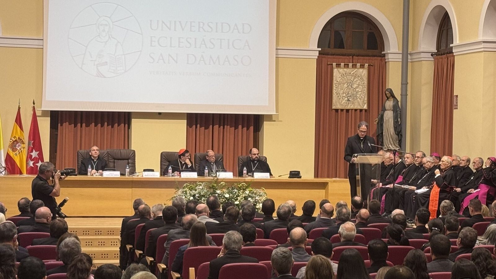 Apertura del curso en la Universidad Eclesiástica San Dámaso