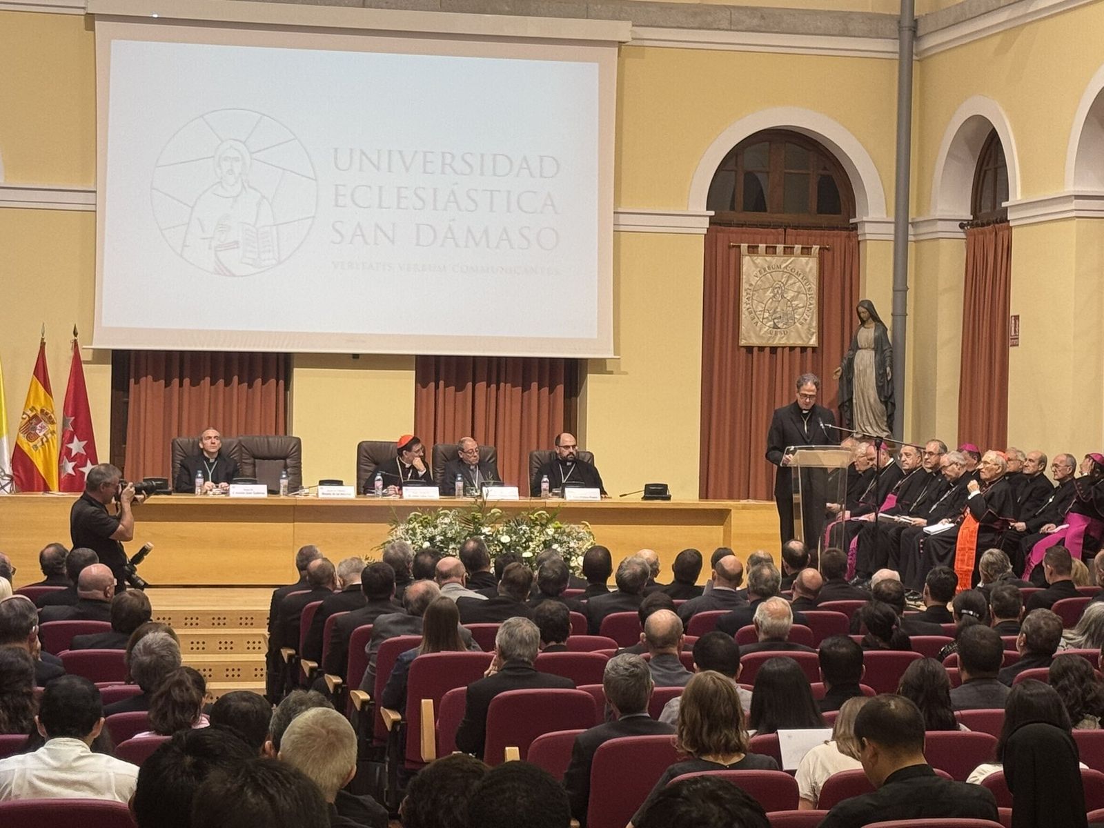 Apertura del curso en la Universidad Eclesiástica San Dámaso