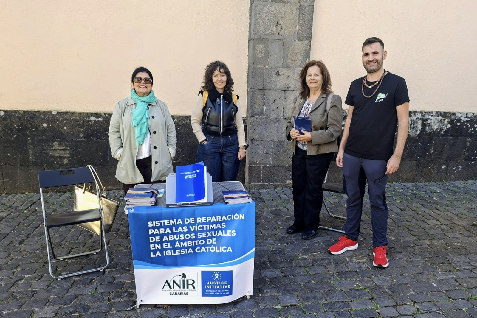 Mesa informativa de ANIR Canarias