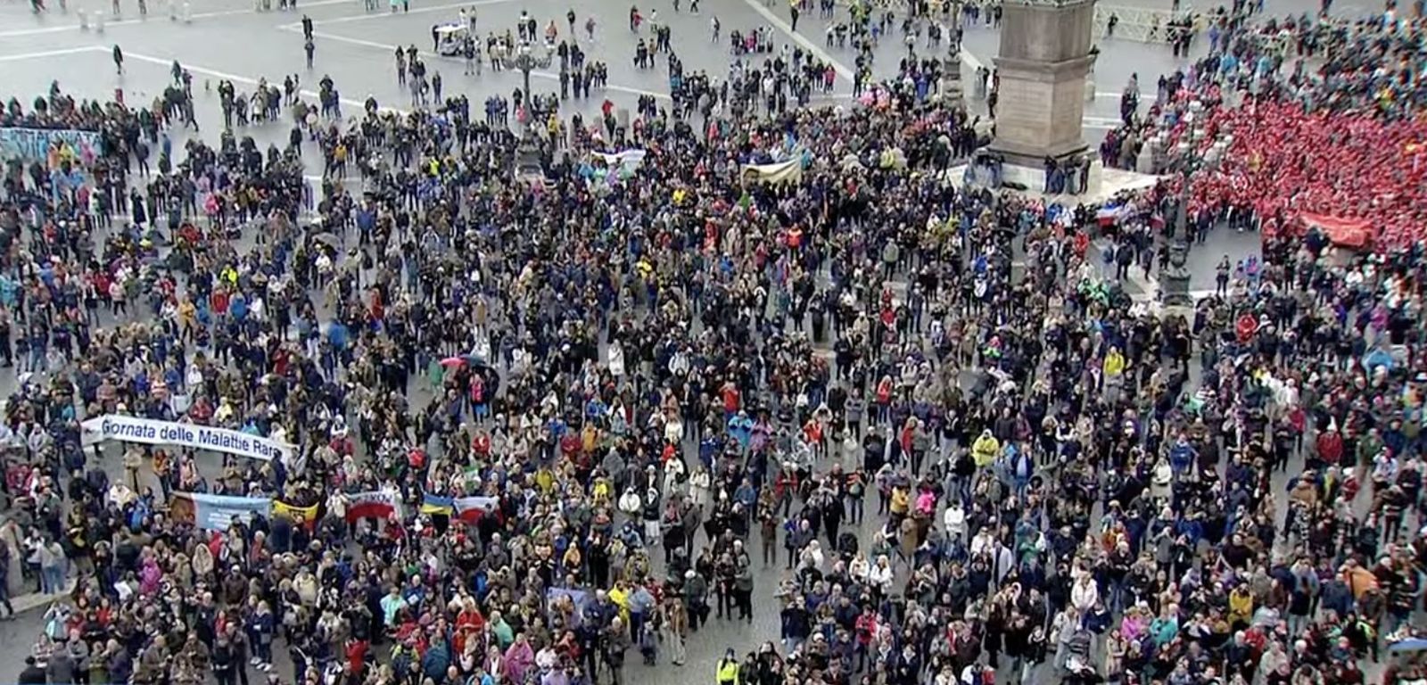 Miles de fieles en San Pedro