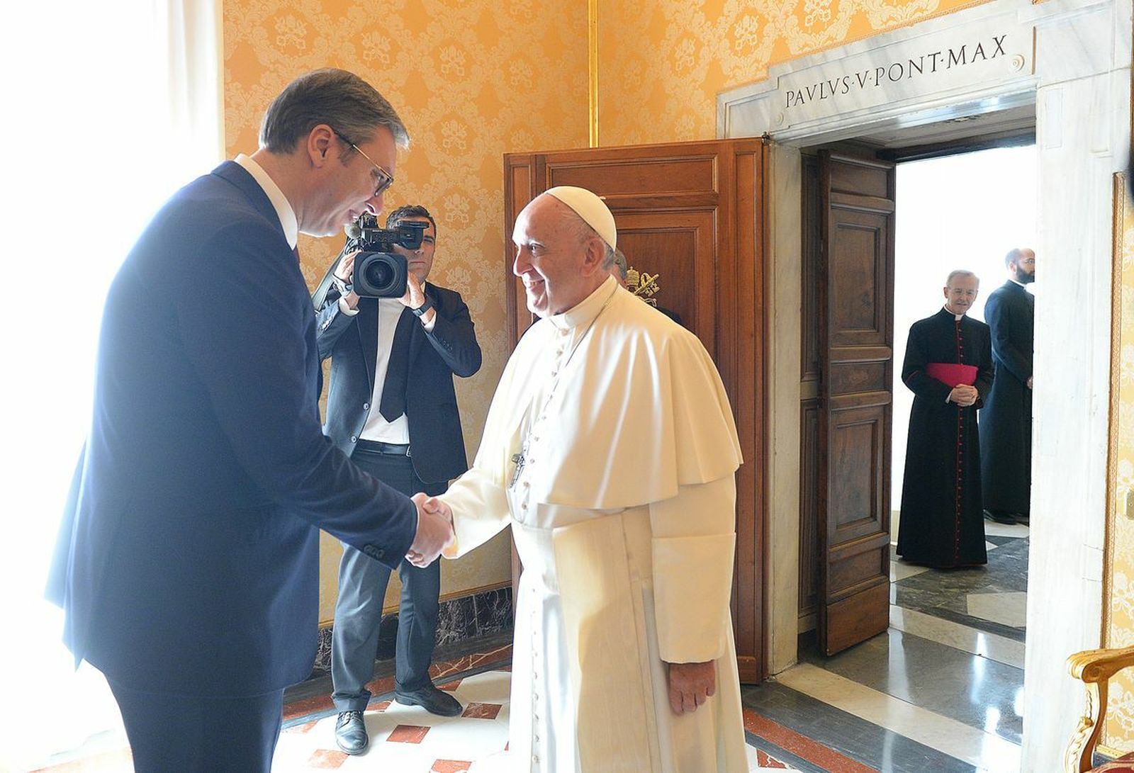 El Papa y el presidente serbio Aleksandar Vučić