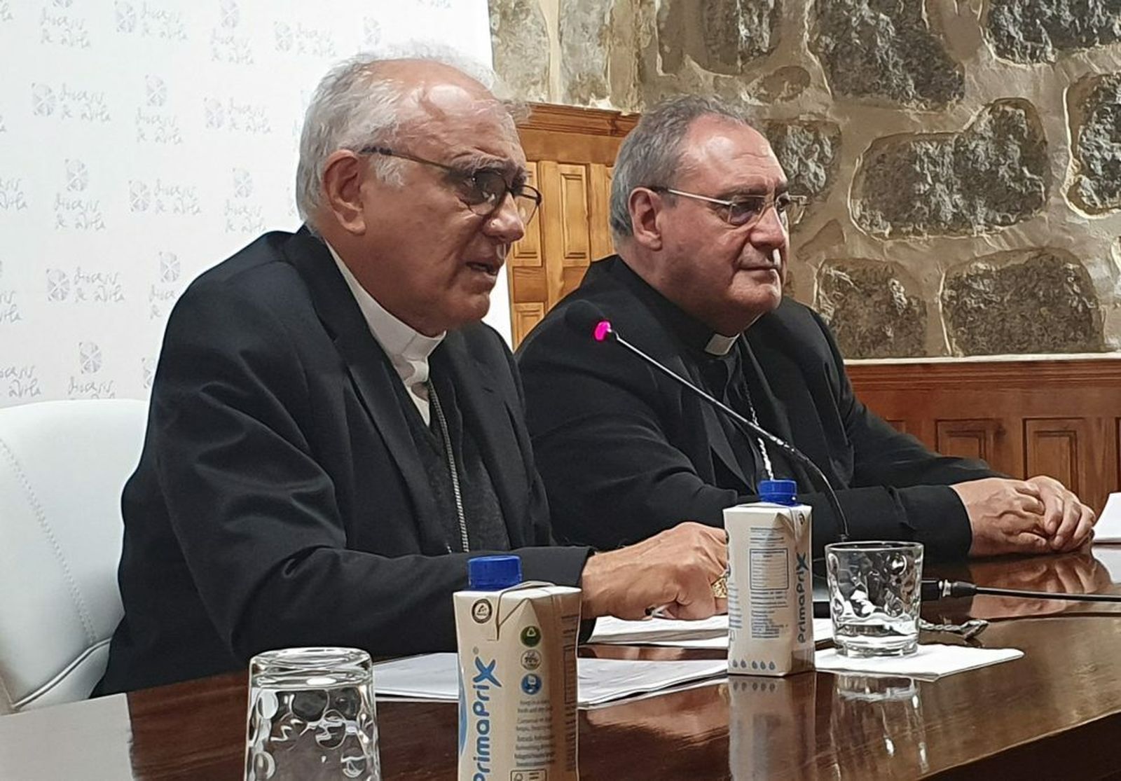 El cardenal Porras, junto a Gil Tamayo